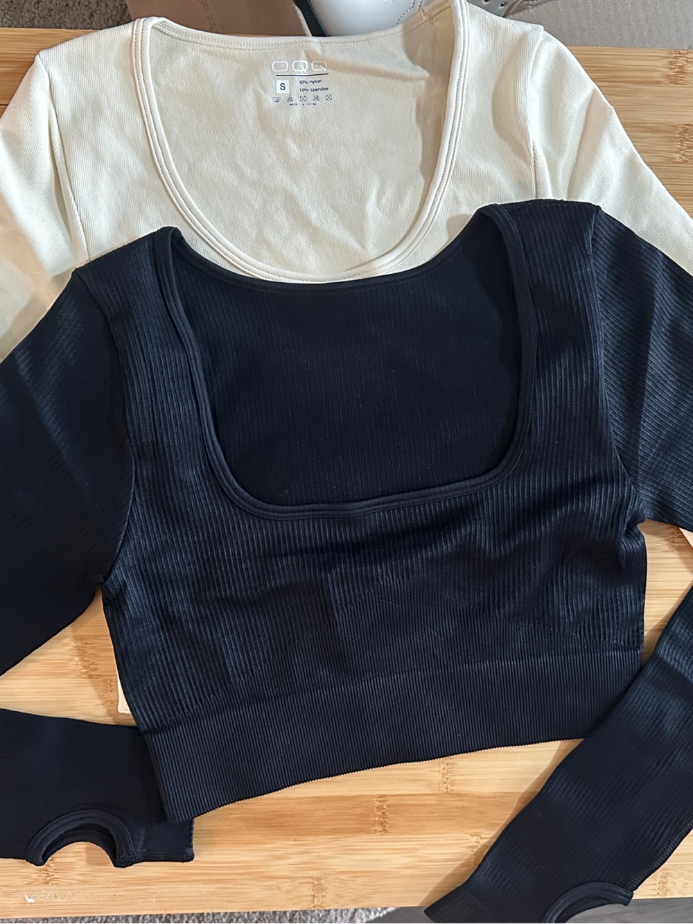 2 Ribbed Scoop Neck Long Sleeve OQQ Tops - Black and Cream sz small